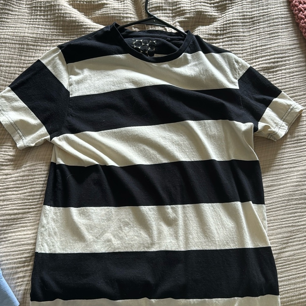 M T-shirt with stripe design. Never worn